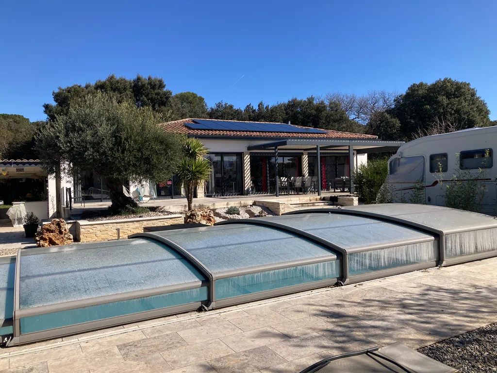 Installation de 14 panneaux photovoltaïques pour une puissance de 6 kWc à Saint-Maximin-la-Sainte-Baume 