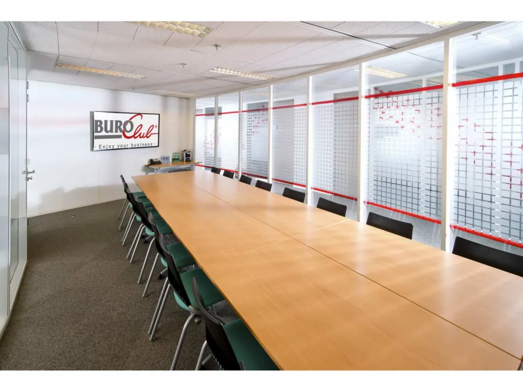 Buroclub salle de réunion à louer