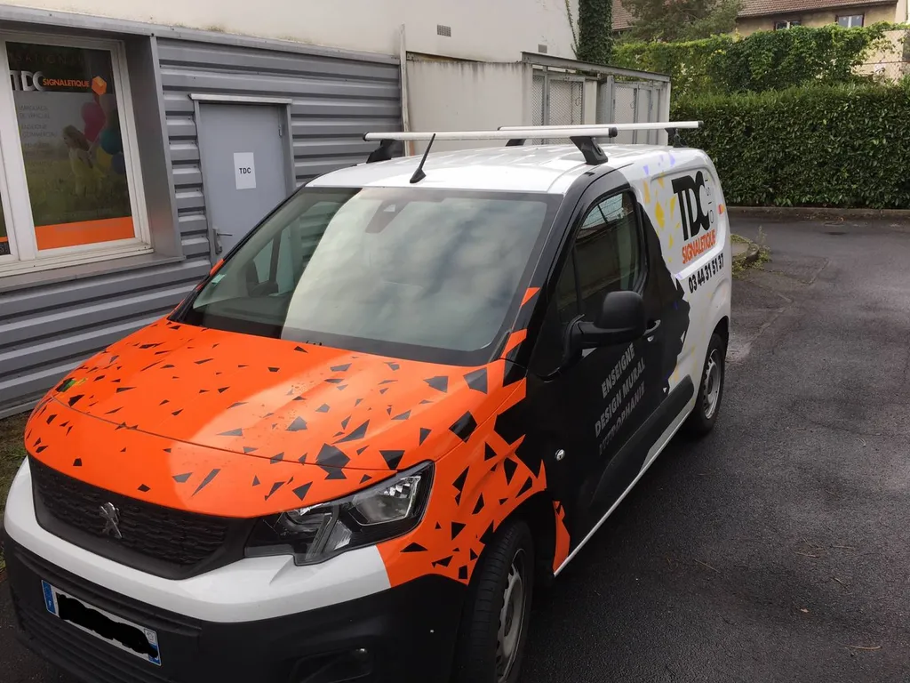 marquage véhicule aux couleurs de l'entreprise
