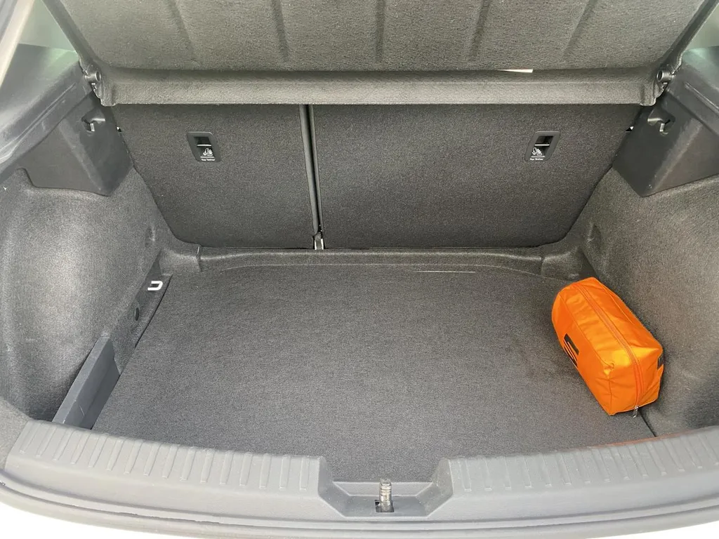 SEAT Leon d’occasion 2024 essence – Compacte fiable et économique proche de Rouen, Normandie