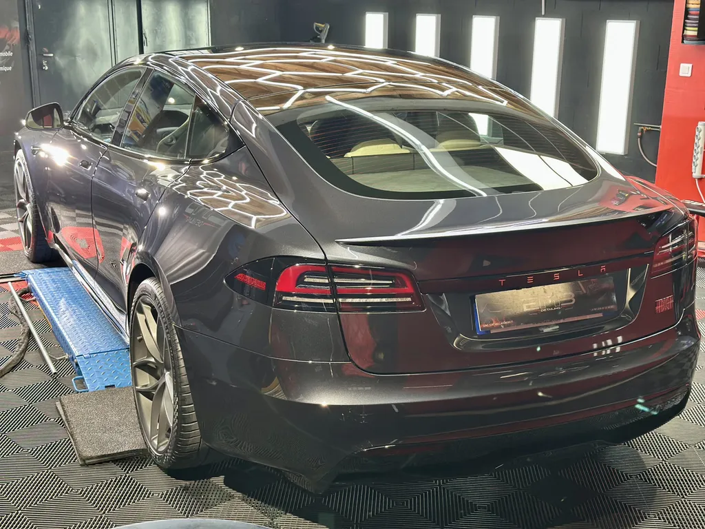 spécialiste du traitement ceramqiue Tesla sur lyon