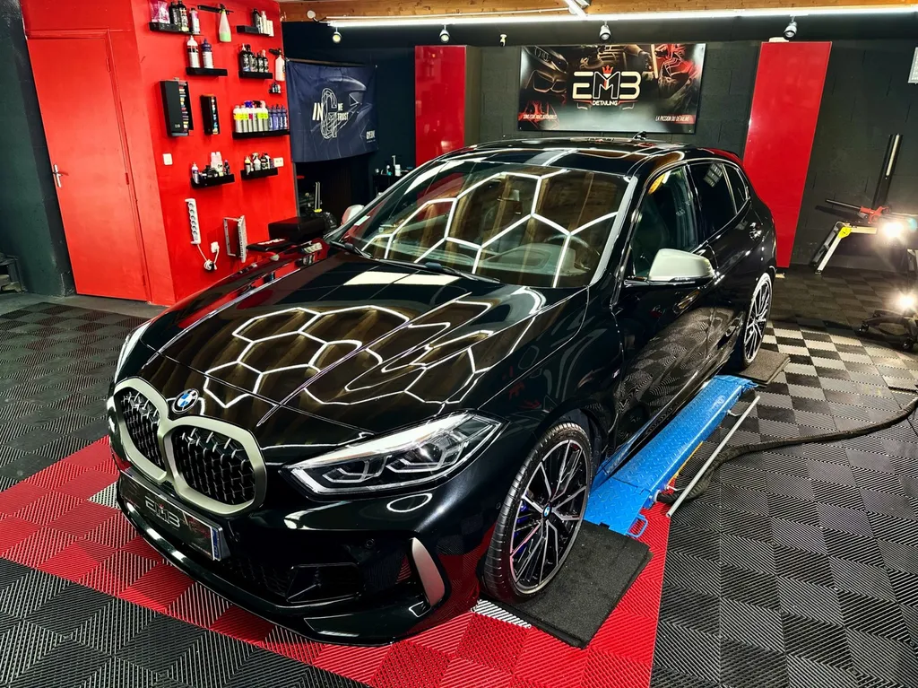 centre de DETAILING traitement céramique contre les micros rayures BMW 135 vaugneray 