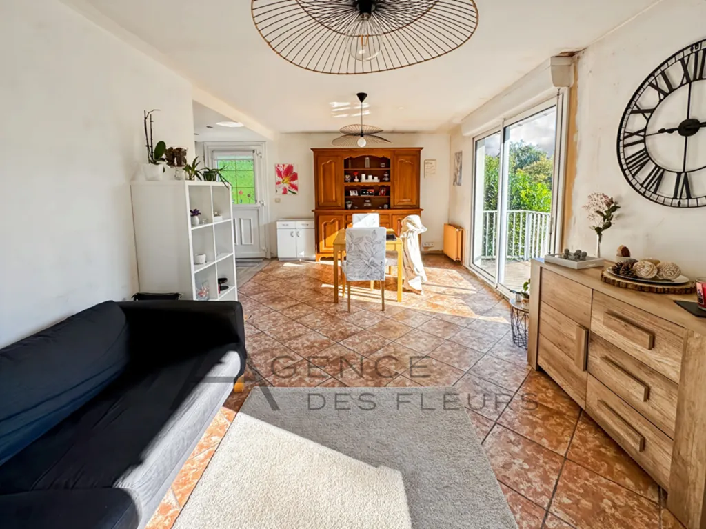 A saisir pavillon plain pied surélevé de 82 m² édifiée sur un terrain de 572 m² sur la commune de ELBEUF