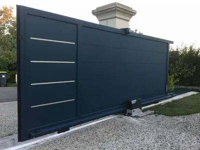 Recherche artisan menuisier pour installation de portail coulissant électrique dans l'Ouest de Lyon