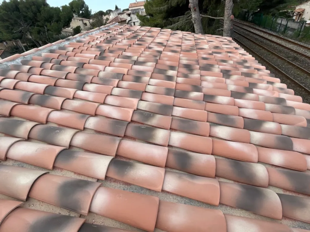 pose de tuiles canal près de martigues