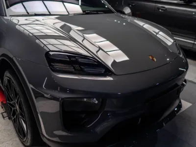 Finition premium et protection discrète sur Porsche Macan 4S à Lorient.
