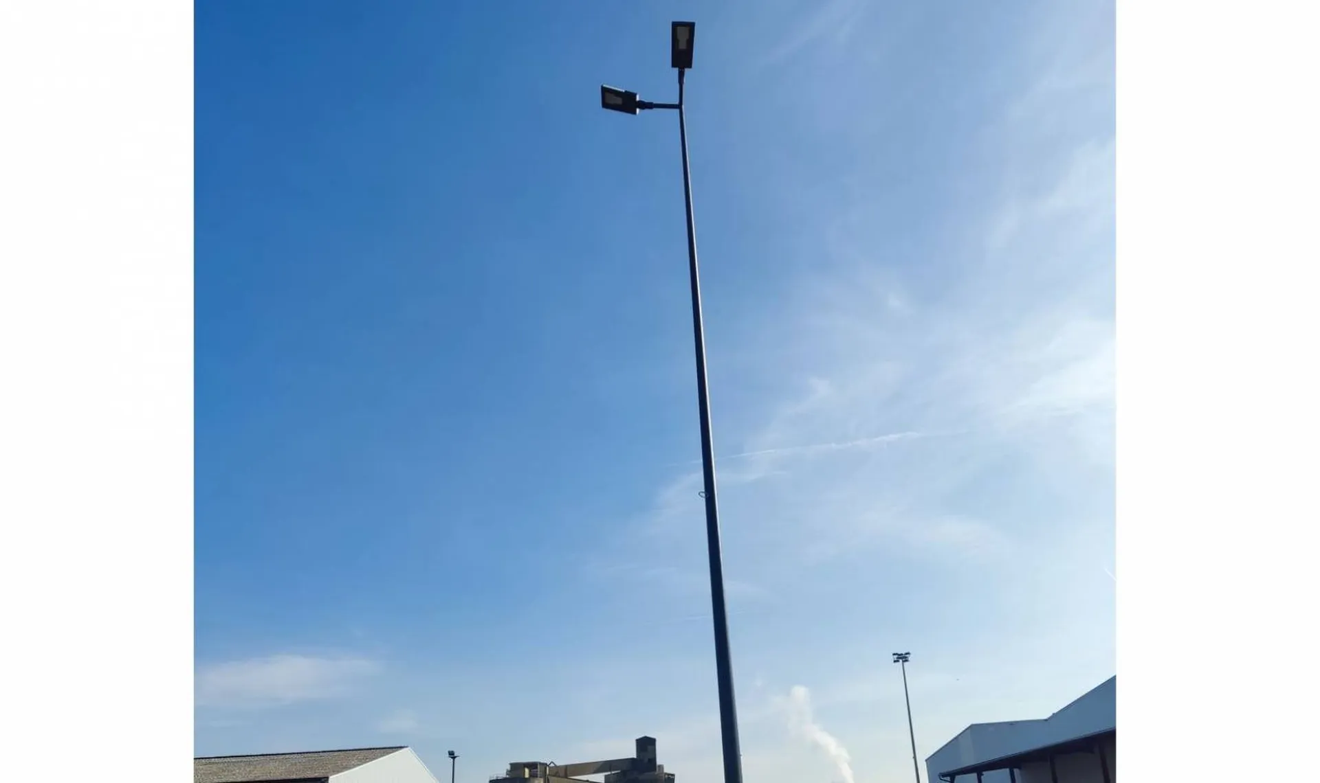 Installateur d'éclairage parking extérieur LED vers Mâcon au nord de Lyon.