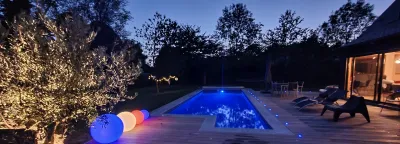 Environnement soigné avec éclairage pour des soirées douces à HONFLEUR