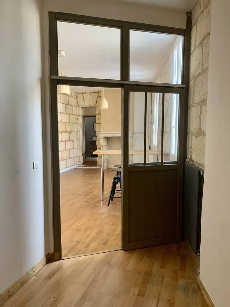 Acheter un Appartement T2bis de 49m2 RDC d’une petite copropriété en pierre de 5 lots d’habitation Bordeaux Quartier Barrière de Pessac / Saint Augustin Tauzin Bordeaux