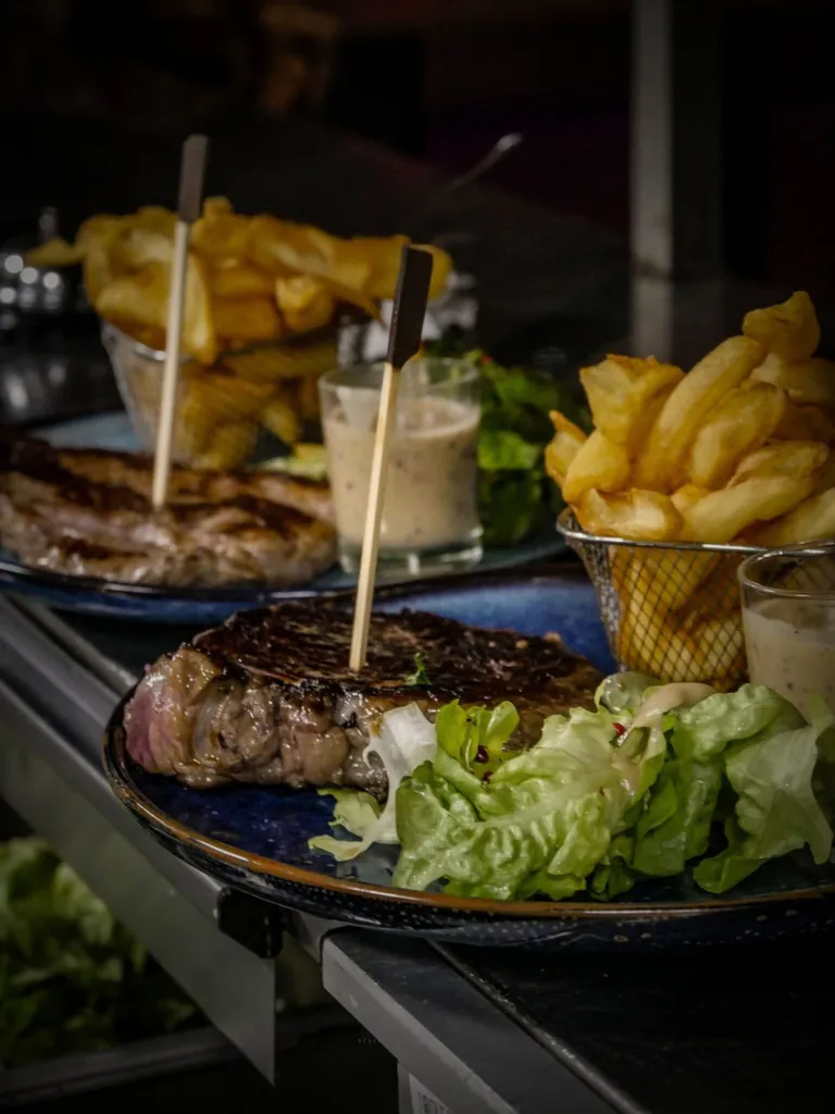 Privatisation salle de restaurant à Saint-Priest pour déjeuner d’affaires