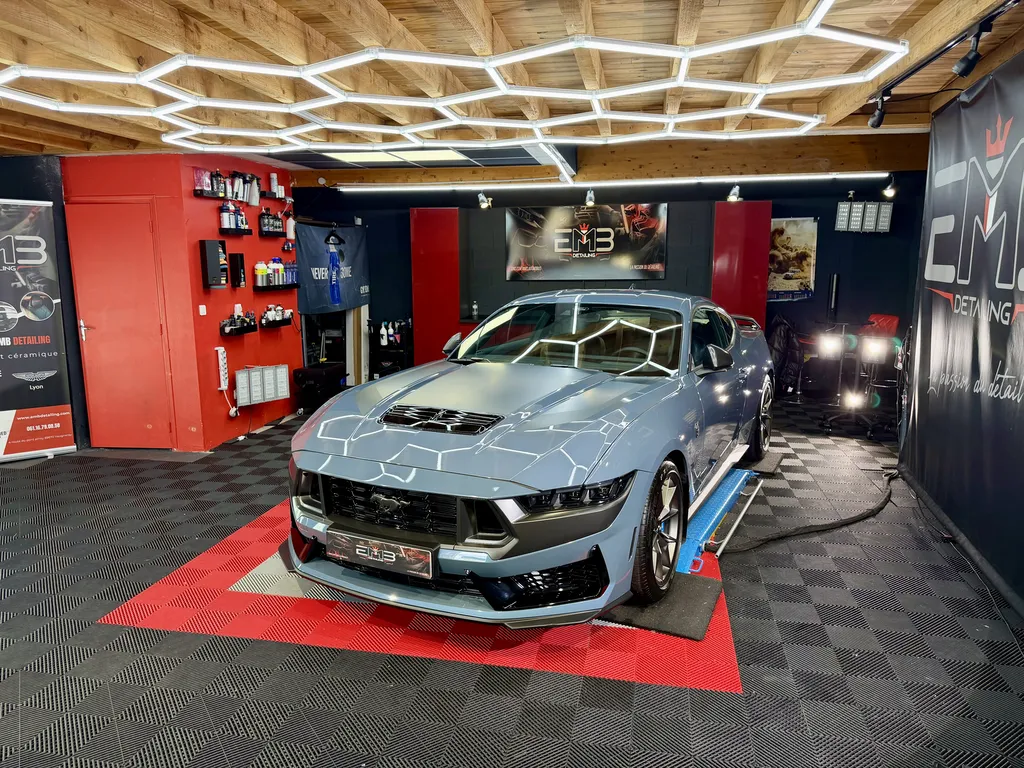 Traitement céramique voiture GYEON Infinite Ford Mustang à Lyon Vaugneray polissage et protection carrosserie haut de gamme