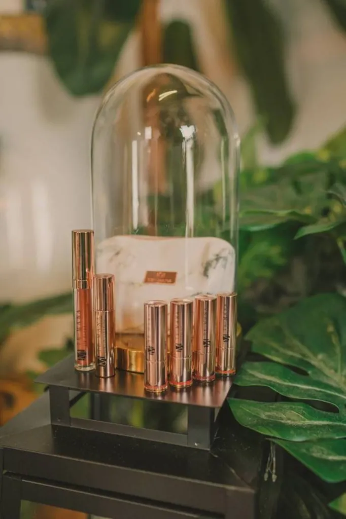 Choisissez un forfait de décoration professionnelle pour votre boutique en Nouvelle Aquitaine à Bordeaux grâce à notre agence