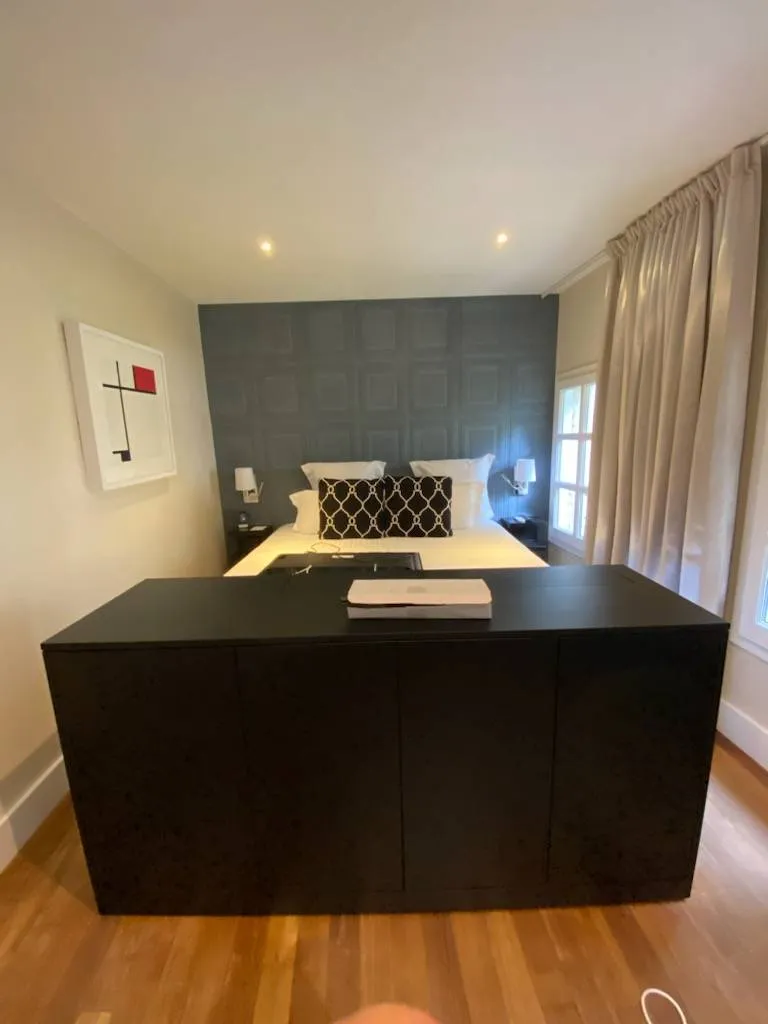 Meuble LIFT télévision dans un hôtel à Bordeaux