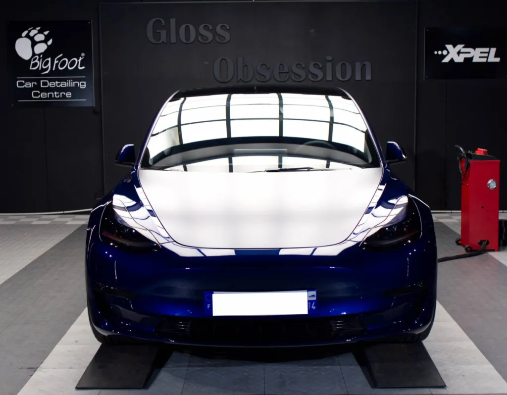 Covering ou Film de Protection transparent sur cette Tesla model 3 Performance, ce client a choisi Gloss Obsession et notre film XPEL