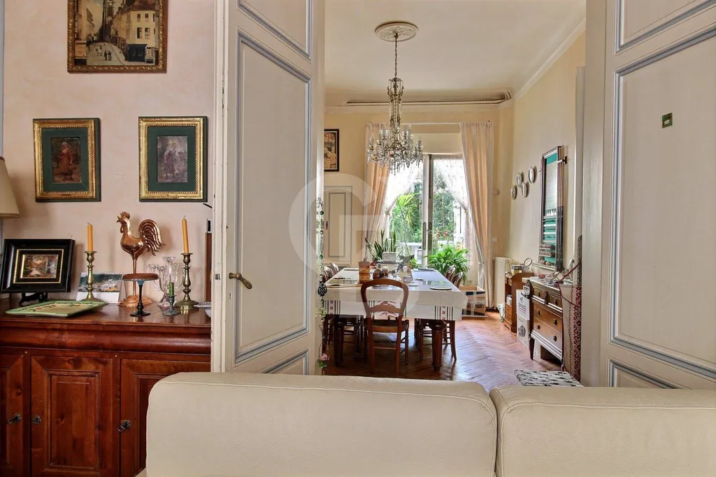Acheter belle maison bourgeoise en pierre avec jardin et parking 6 chambres BORDEAUX PROCHE JARDIN PUBLIC