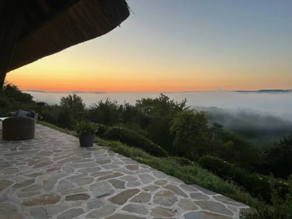 A saisir charmante chaumière de 221 m² édifiée sur un terrain de 5900 m² sur la commune de FRENEUSE 76410