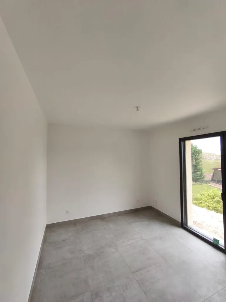 Peinture par protection airless dans une maison neuve entre ROUEN et ÉVREUX 