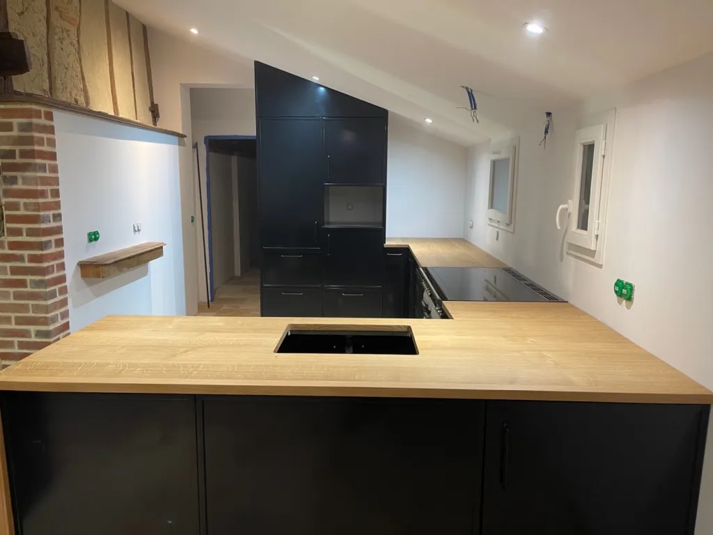  Fabrication et pose d'une cuisine sur-mesure à Bordeaux