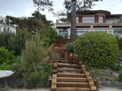 ARCHITECTE PAYSAGISTE VS PAYSAGISTE CONCEPTEUR : QUELLES DIFFÉRENCES POUR VOTRE JARDIN SUR LE BASSIN D'ARCACHON ?