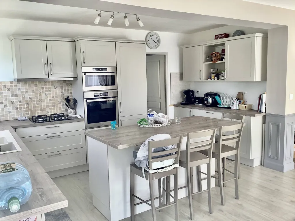 A acheter, très belle maison contemporaine de 170m² sur un terrain de 2500m² au calme sur la commune de TOURVILLE LA CAMPAGNE 27370