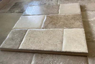 Dalle d'Eglise, Dallage de Monastère, Pierre cathédrale, Vieux Manoir, Sol en pierre plancher de récupération, Dallage haut de gamme, Le Top des sols en pierre naturelle.