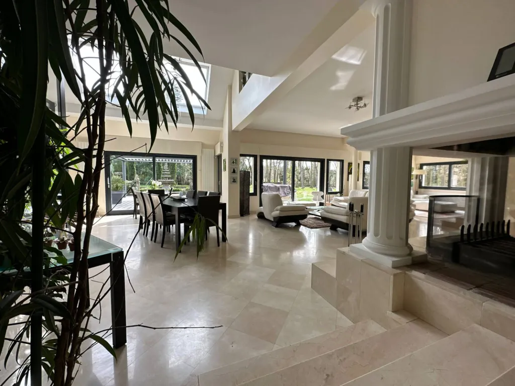 Magnifique manoir contemporain à saisir 620 m² habitable, 3 hectares de terrain sur la commune de ANNEVILLE AMBOURVILLE 76480