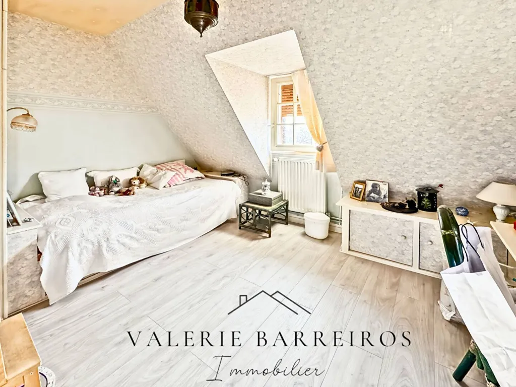 A vendre maison de caractère de 140 m² édifiée sur 850 m² de terrain sur le secteur de TOURVILLE LA RIVIERE 76410