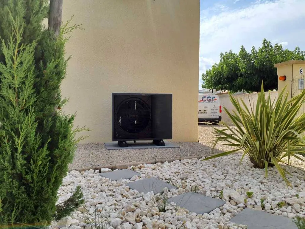Remplacement d'une chaudière à gaz par une pompe à chaleur moyenne température sur Roquemaure (30)