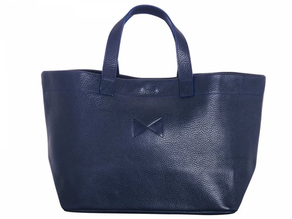 prises de vue maroquinerie packshot sac à main bleu de minuit