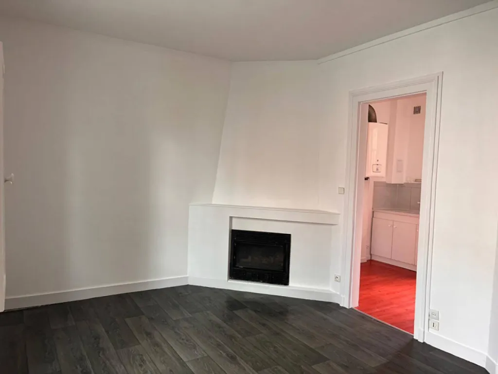 Situé au 53 rue Pierre Renaudel à Rouen