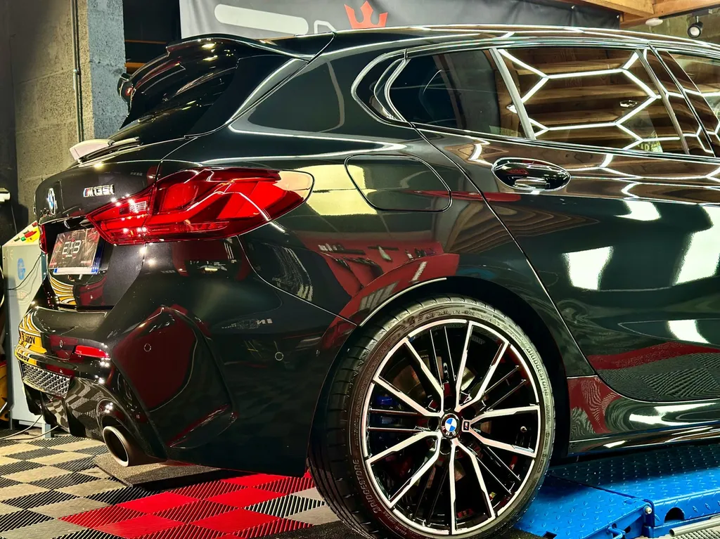 centre de DETAILING traitement céramique contre les micros rayures BMW 135 vaugneray 