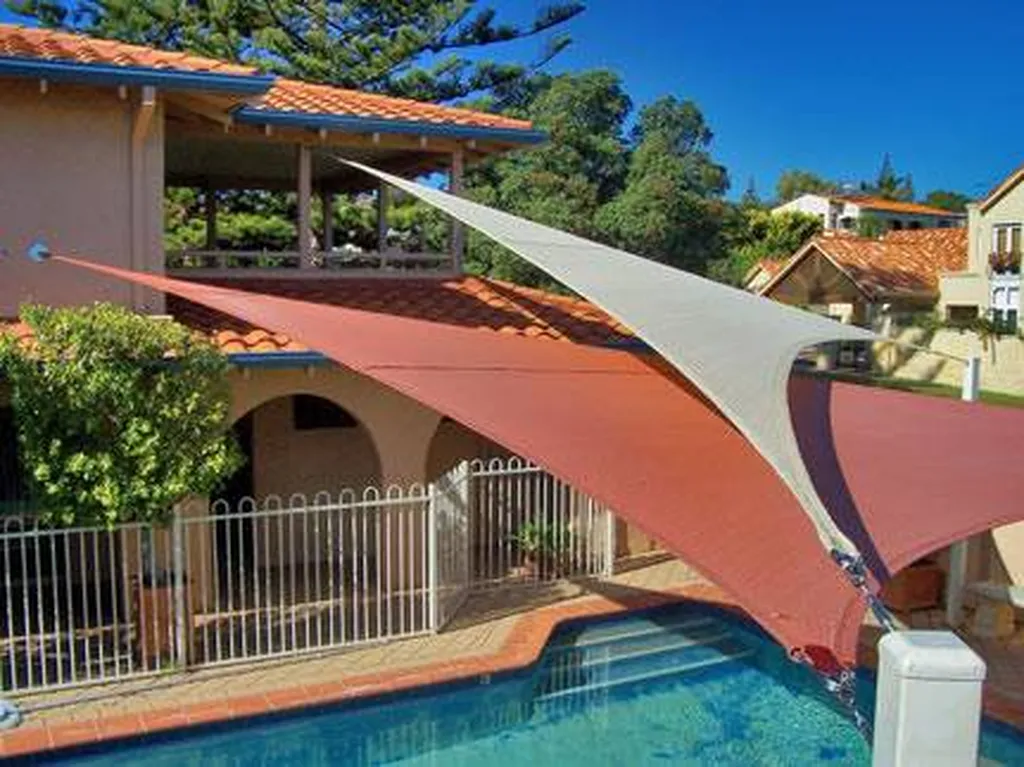 Voiles d'ombrage Elégance et esthétique pour les espaces extérieurs à Saint Tropez dans le var