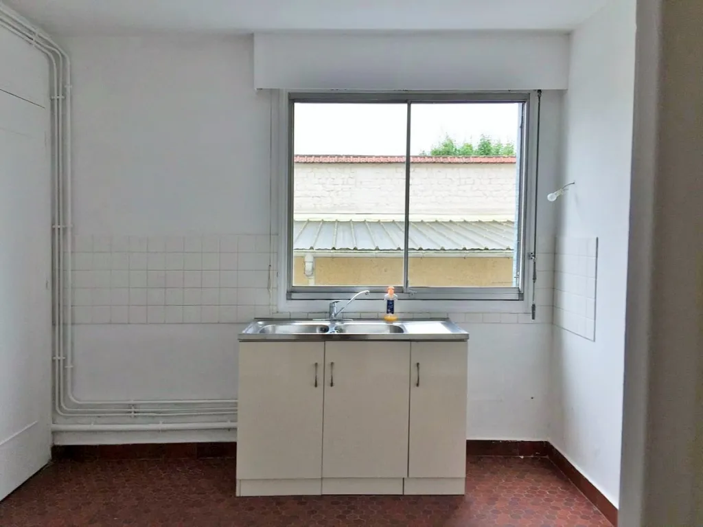 Vends T2 avec cave et balcon sur Caudebec lès Elbeuf 76320