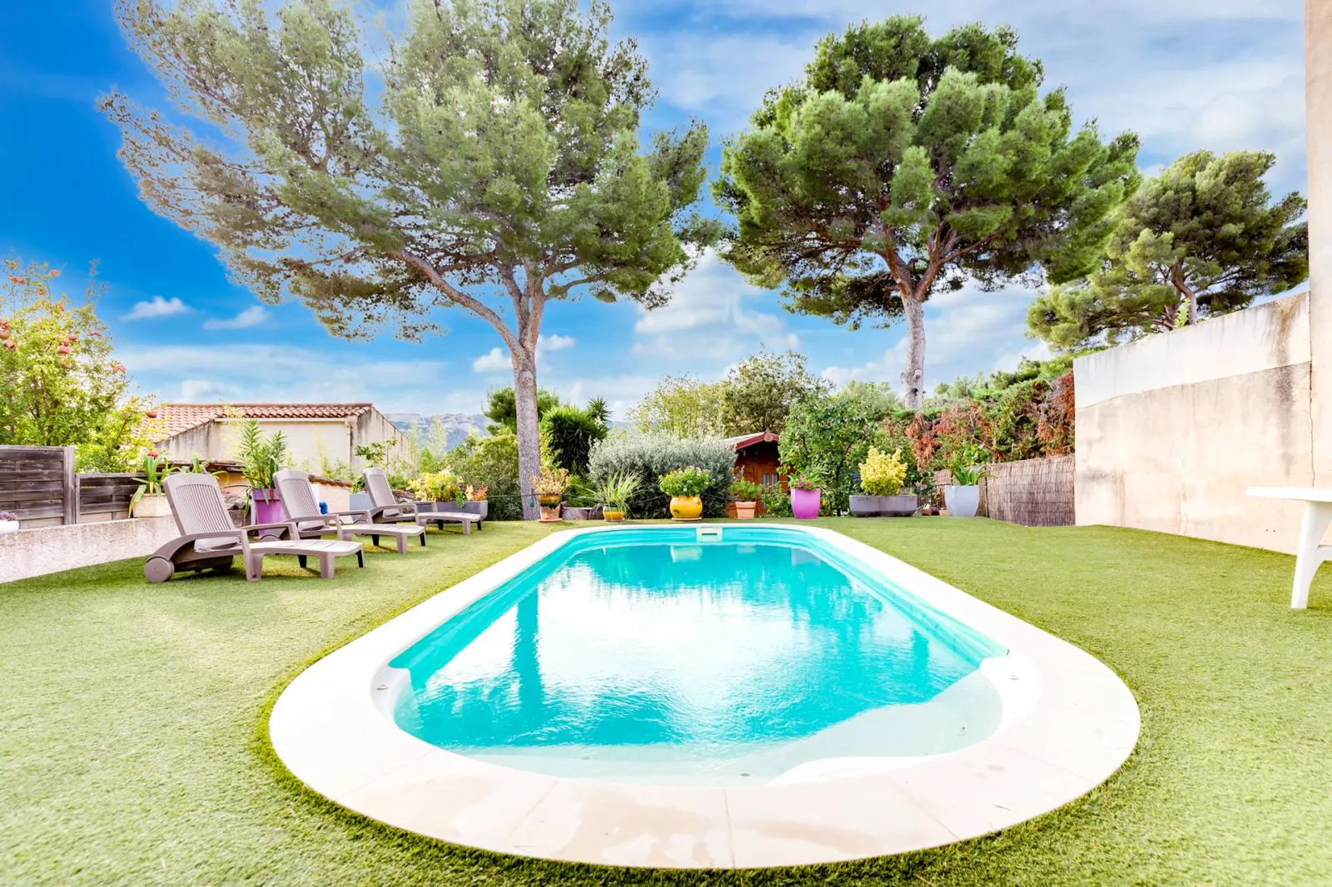 Vente villa T5 Cassis  avec piscine et dépendance dans clos sécurisé à l'entrée du village