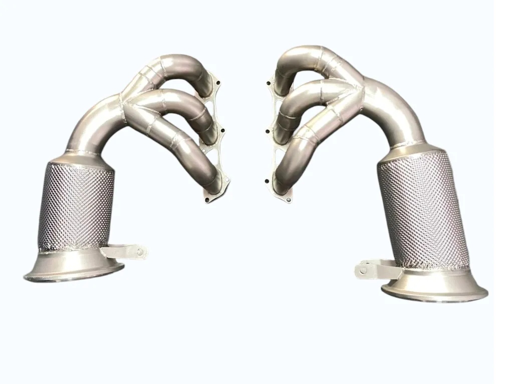 Collecteurs inox haute performance pour Porsche 911 GT3 et GT3 RS 992.1. Optimisez le flux d'échappement, améliorez la sonorité du moteur atmosphérique 4.0L et profitez d'un gain de performances sur route comme sur circuit.Collecteurs inox haute performan