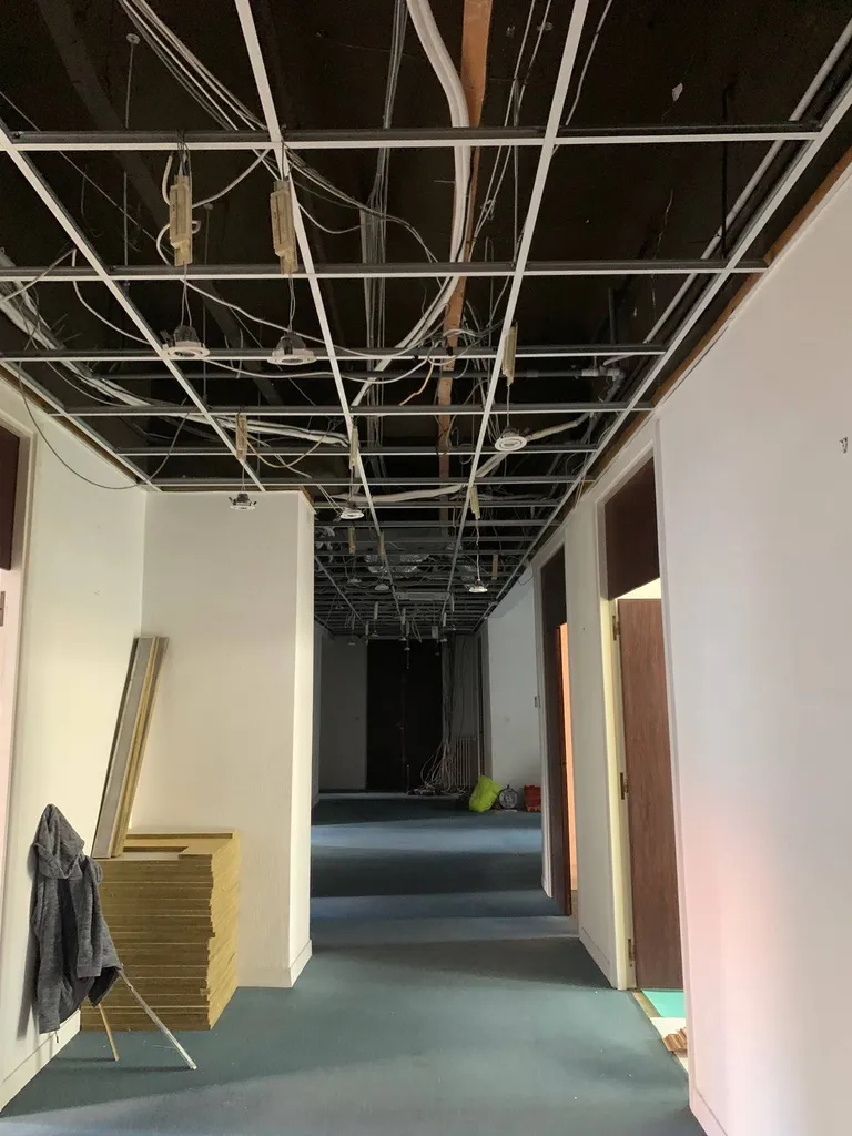 dépose d'un faux plafond dalle à Marseille