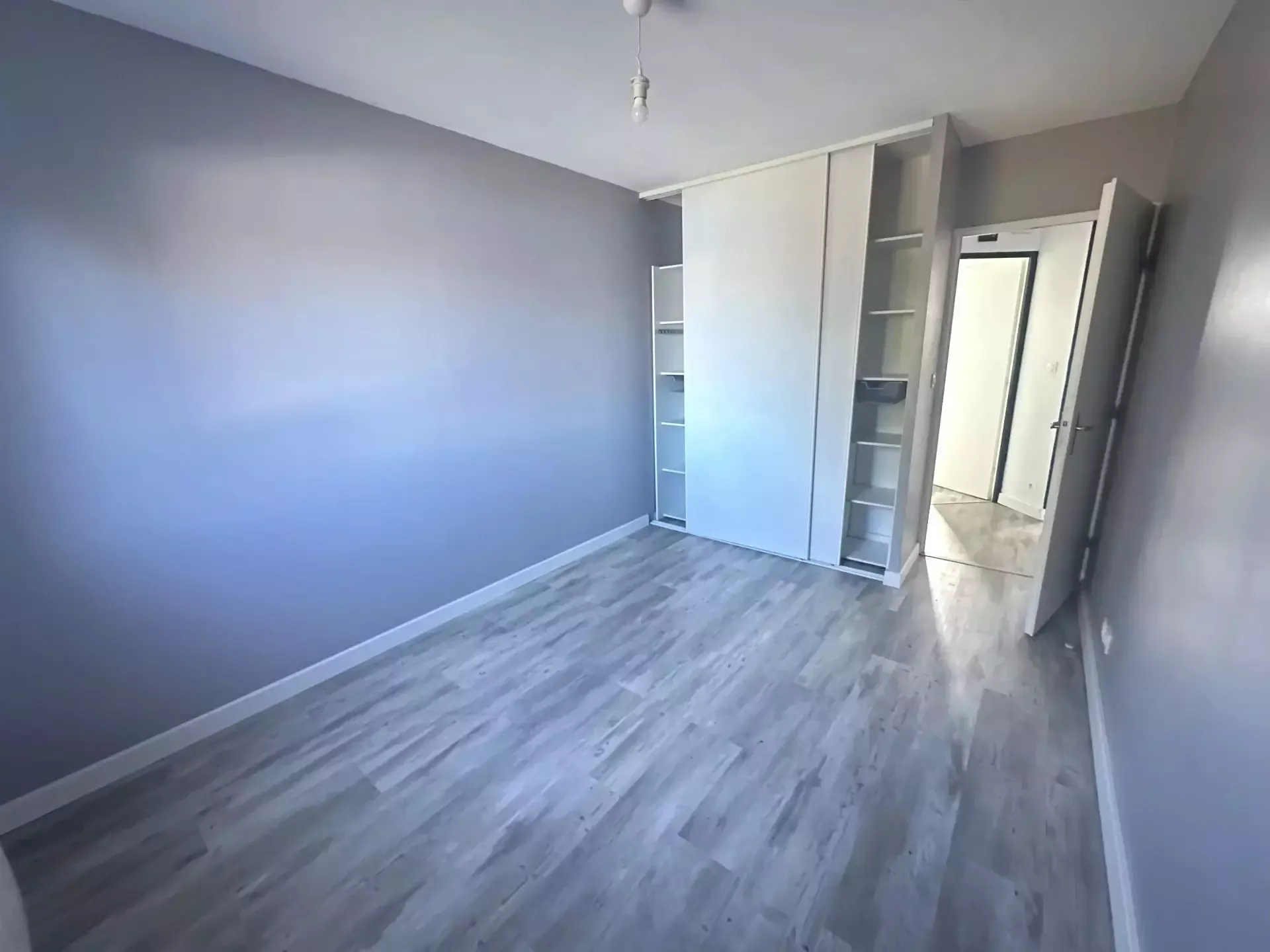 Location appartement – 2 pièces – 47,2 m² – 850 € / mois (charges comprises)