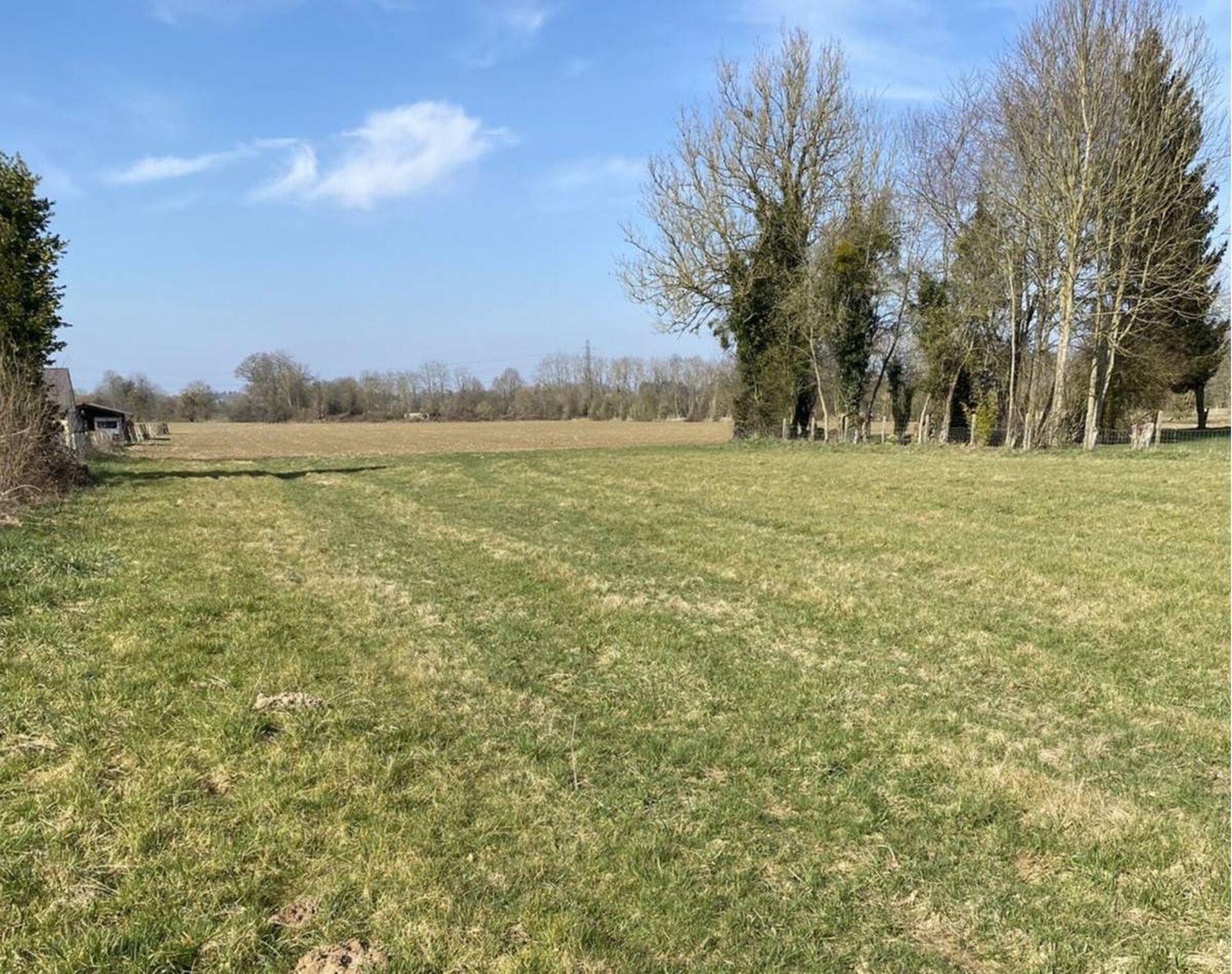 A vendre terrain de 1066 m² région MOYAUX