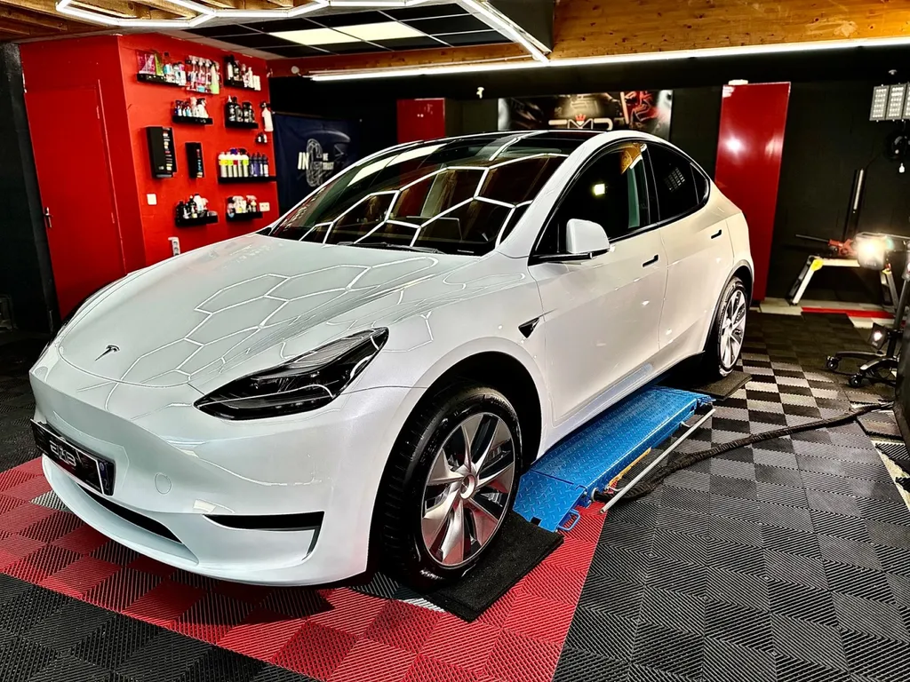 Protection carrosserie tesla model Y Lyon traitement céramique 