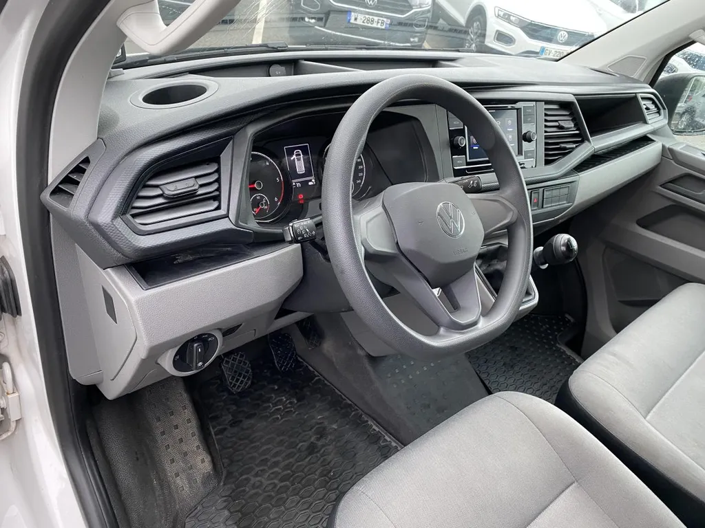 Volkswagen Transporter T6.1 d’occasion à vendre proche du Havre : utilitaire fiable chez Caudebec Automobiles