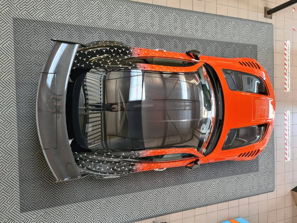 Personnalisation de véhicule sur une Mercedes GT AMG Black Series à Lyon