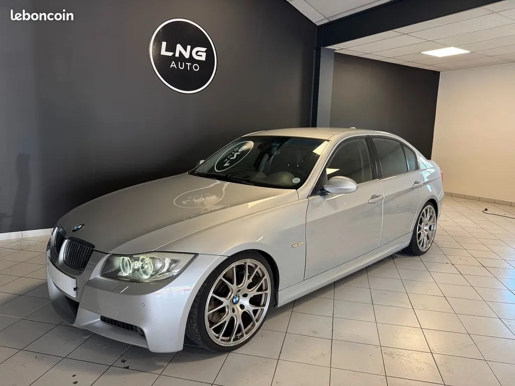 Bmw Série 3 (E90) 335I N54B30 306ch 2007 sportive près de Lyon avec 5 places et boîte auto
