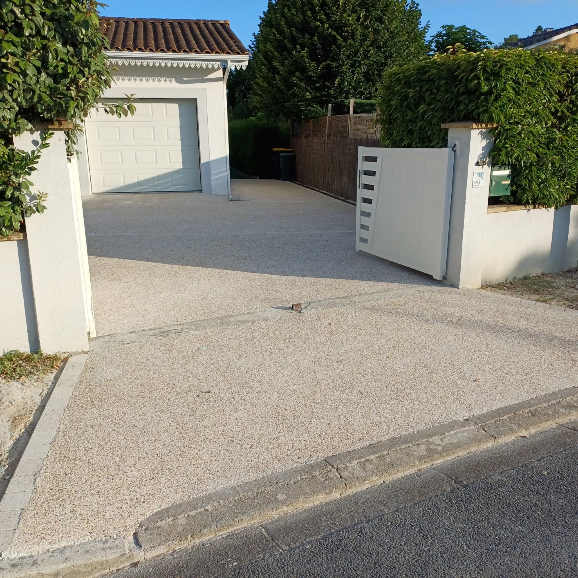 spécialiste en travaux de préparation et coulage de béton désactivé Léognan proche bordeaux