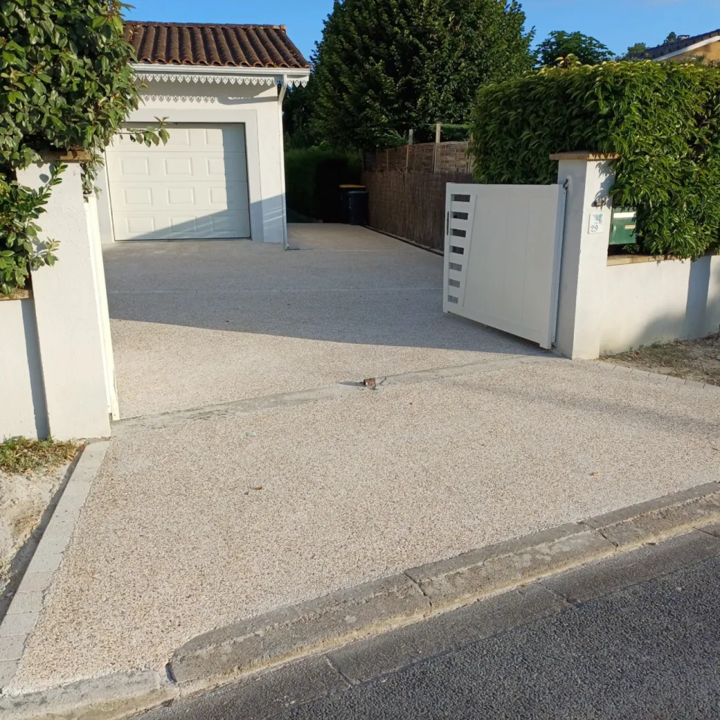 spécialiste en travaux de préparation et coulage de béton désactivé Léognan proche bordeaux