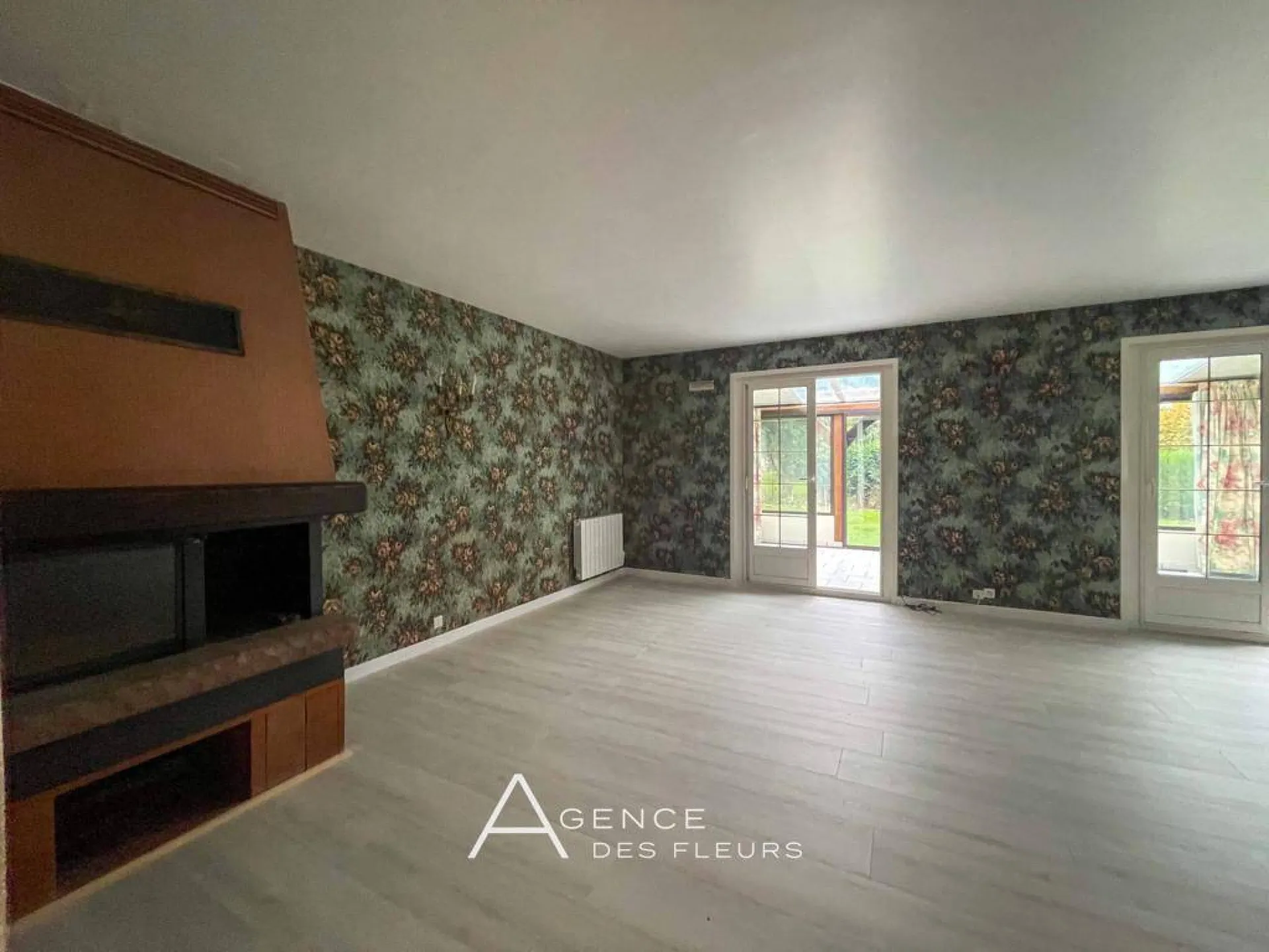 terrain de 943 m²
