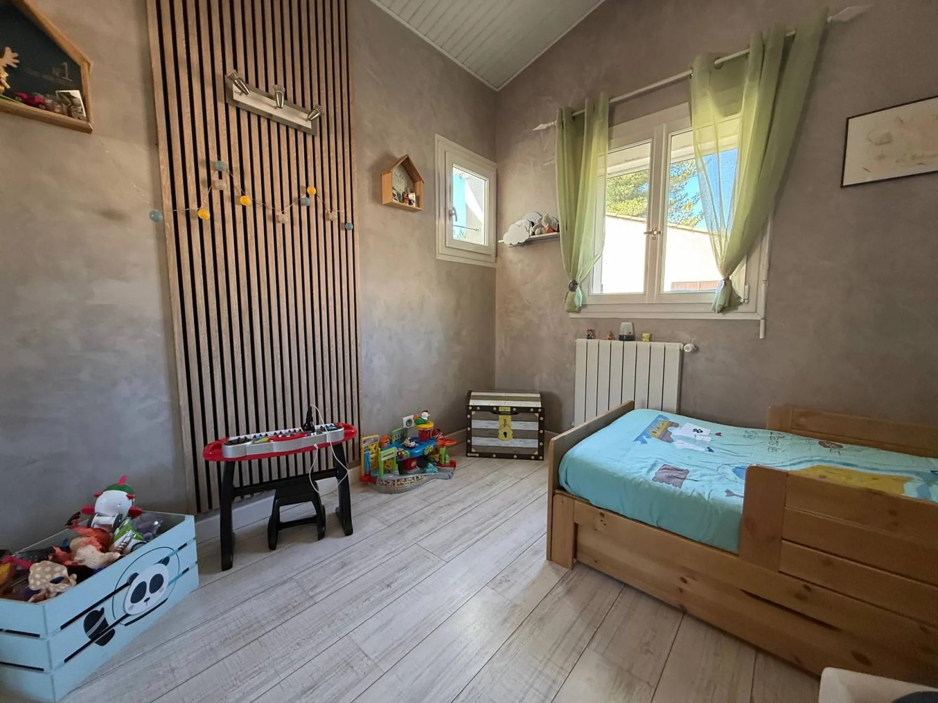 Proche accès autoroutiers Marseille-Toulon