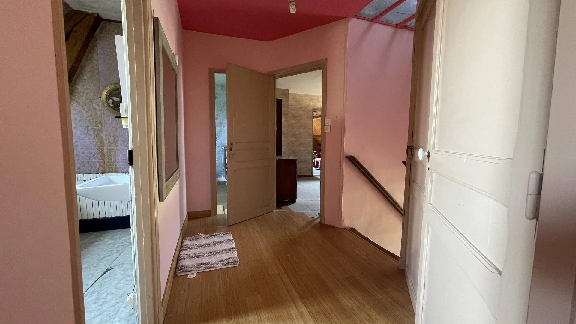 7. Résidence secondaire en Normandie : profitez de la proximité de Veules-les-Roses et de la plage de Veulettes-sur-Mer, à respectivement 20 et 15 minutes en voiture.