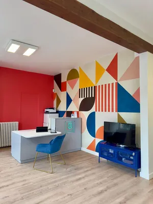 Zone d’attente confortable et design pour clientèle professionnelle