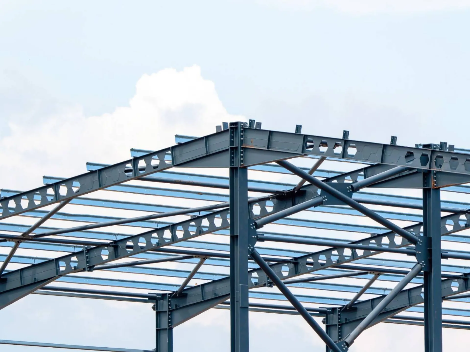 Charpente en métal pour une toiture à Bormes-les-Mimosas dans le Var