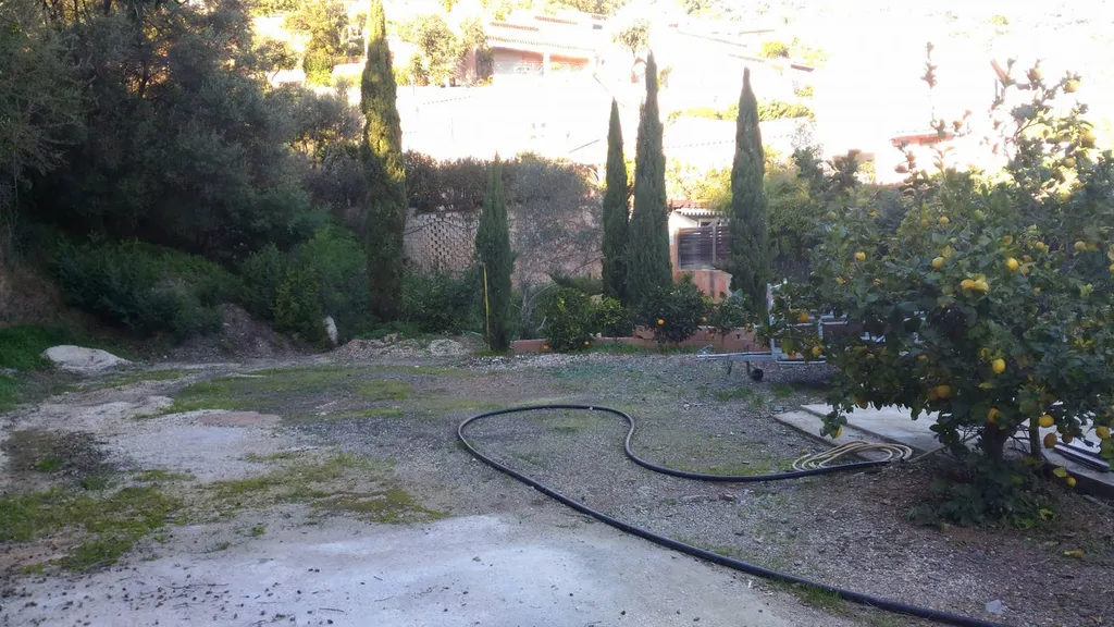 VENDU! Terrain de 630 m² - HYERES (sl 002)